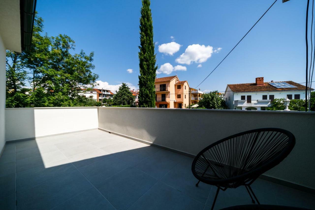 Mari House Hotel Malinska Exterior photo