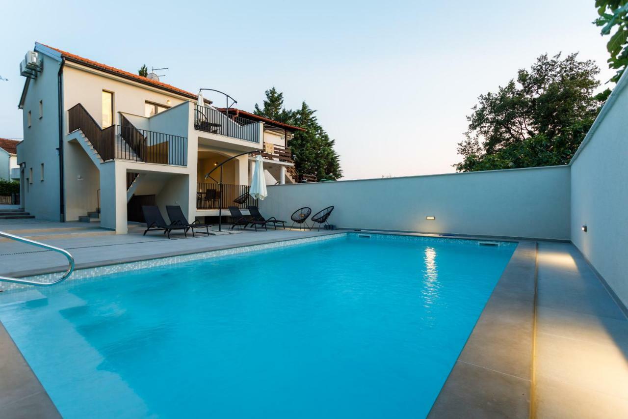 Mari House Hotel Malinska Exterior photo