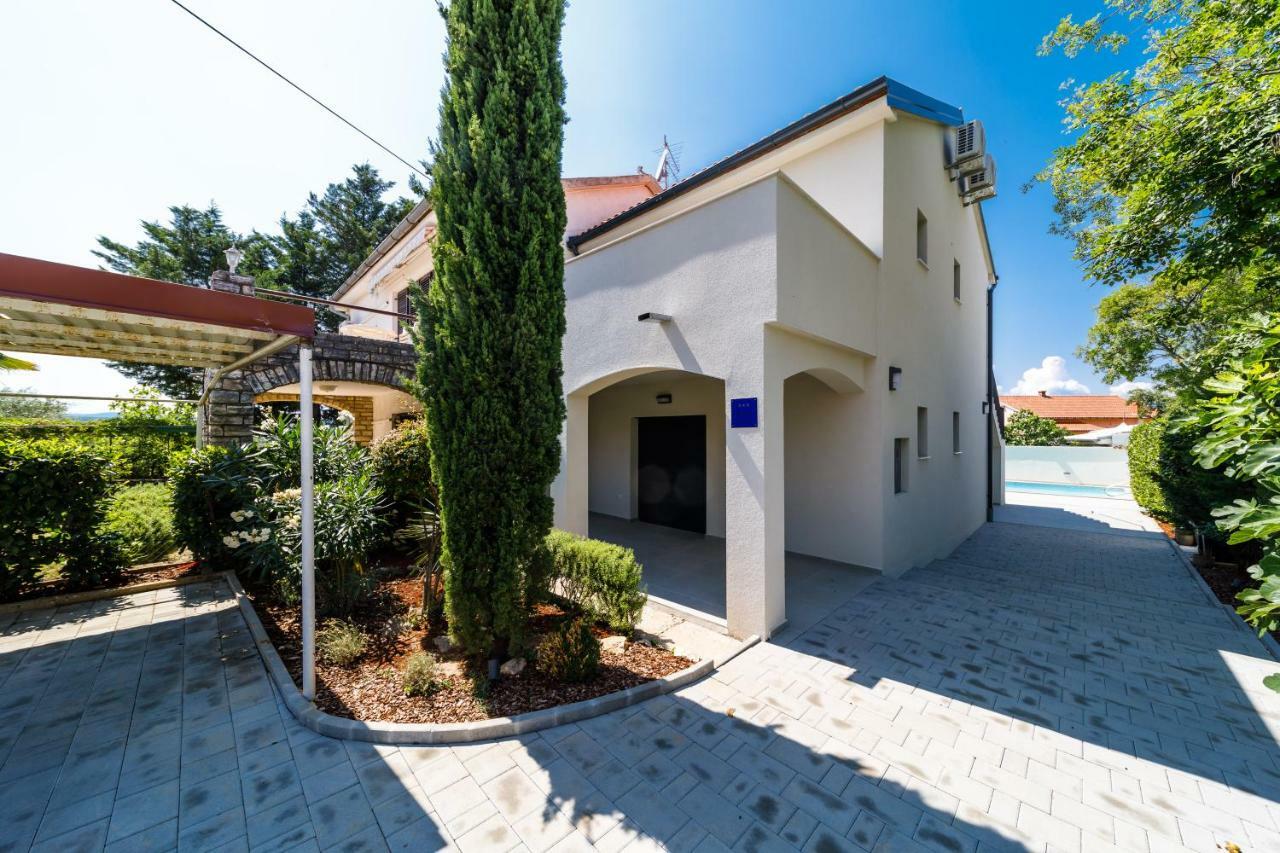 Mari House Hotel Malinska Exterior photo