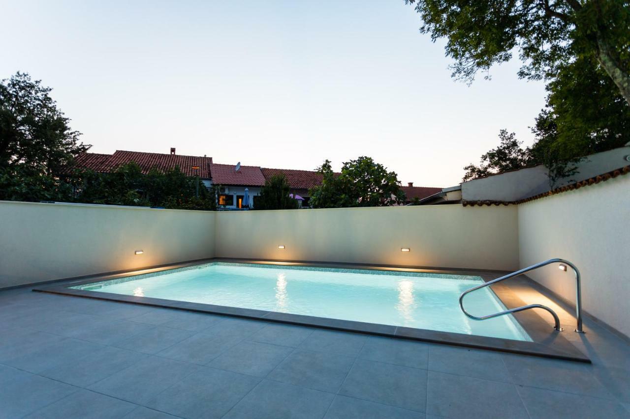 Mari House Hotel Malinska Exterior photo